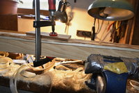 Hasel Backing verschnürt