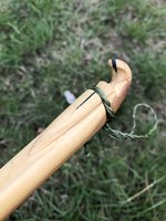 Auch untere Nocke. Der schwarze Streifen ist ein Riss, gefüllt mit Epoxy und Holzkohle.