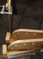 Biegeschablone, Methode Thonet (an beiden Enden festgeklemmtes Stahlband)