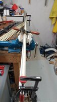 Schweifhobel mit runder Sohle und frisch geschliffenem Eisen