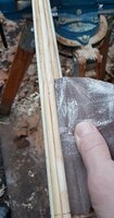 die zu klebenden Bereich von Unebenheiten befreien