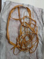 In Wasser eingeweicht, anschließend mit einem Handtuch die überschüssige Flüssigkeit abgetrocknet