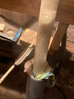 mit dem "Abfall" die malträtierte Befiederung der Kinderpfeile wieder gerichtet.