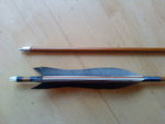 Pfeil mit Sandspitze. Gewicht 25.7g, bei einer Pfeillänge von 104cm