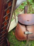 Rückenköcher Leder geflochten tasche punziert gefärbt schnürung leder veritas lederarbeiten 9 Fletcher.JPG