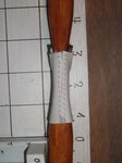 ...die Dame trägt als Griffbekleidung<br />lediglich ein Schnürmieder aus Leder,<br />ganz in weiß... ;-)