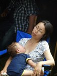 Die  Hitze fordert ihren Tribut. Leo macht Nickerchen, Mama nutz die ruhige Minute...