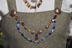 ...und noch den Schmuck im Detail (Bronze, Bernstein, Silber &amp; Böhmische Glasperlen)...