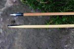 Hier an einem meiner Eschen Flachbögen zu sehen: eingeklebtes Laminat, um sehr sehr dünne und lange Needle Tips zu gewährleisten
